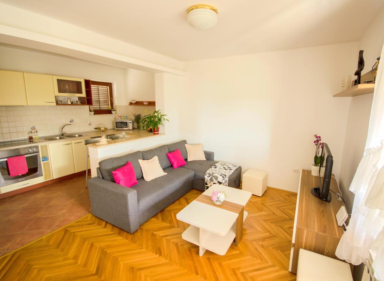 וינקורן Apartment Ivis מראה חיצוני תמונה